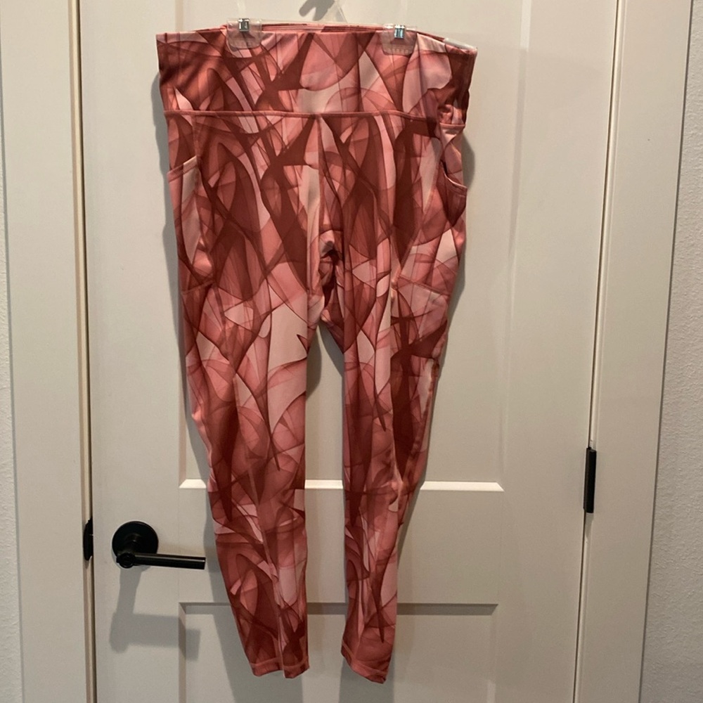 Ideology 7/8 Length High Rise Leggings. Side Pockets. Size 1X. NWT